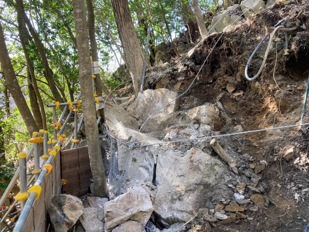 転石除去工: 急傾斜地転石除去工 – RJWVKQ